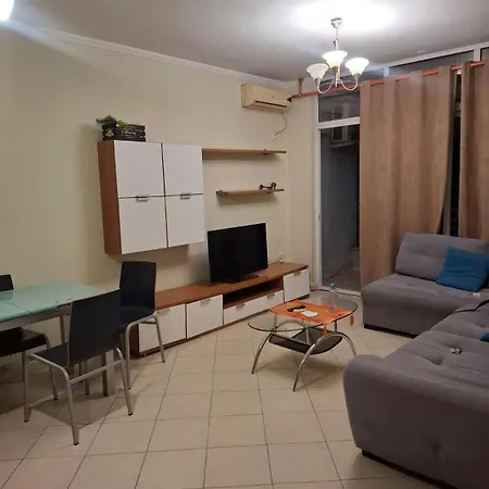 Pta - Spacious 2 - Balcony Apartment Tirana